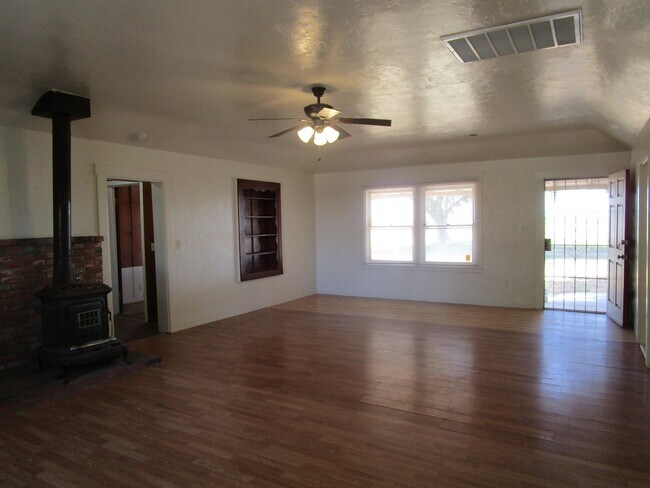 Building Photo - 14750 9th Ave