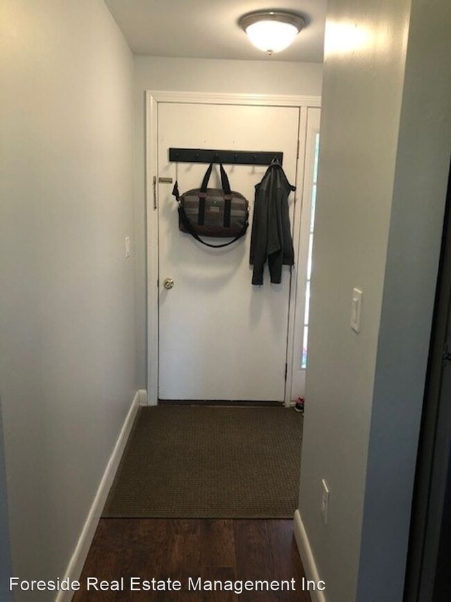 Building Photo - 2 br, 1.5 bath House - 19 Holbrook Street #16