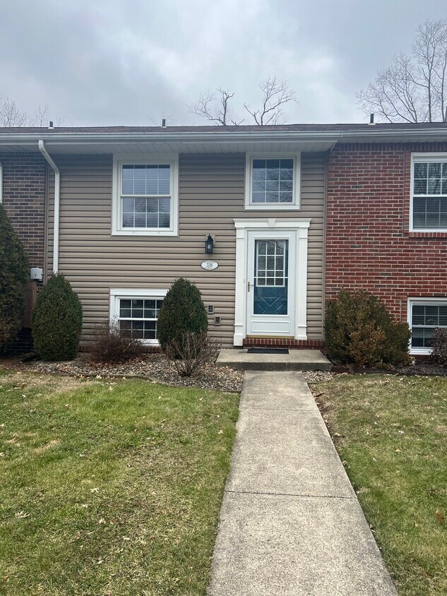 Primary Photo - 336 Black Hills Dr