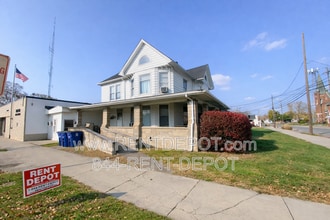 Building Photo - 302 W State St