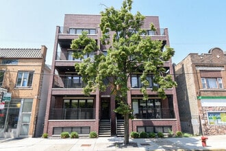 Building Photo - 3928 N Ashland Ave