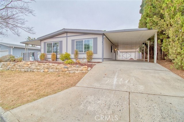 Building Photo - 33514 Hayloft St