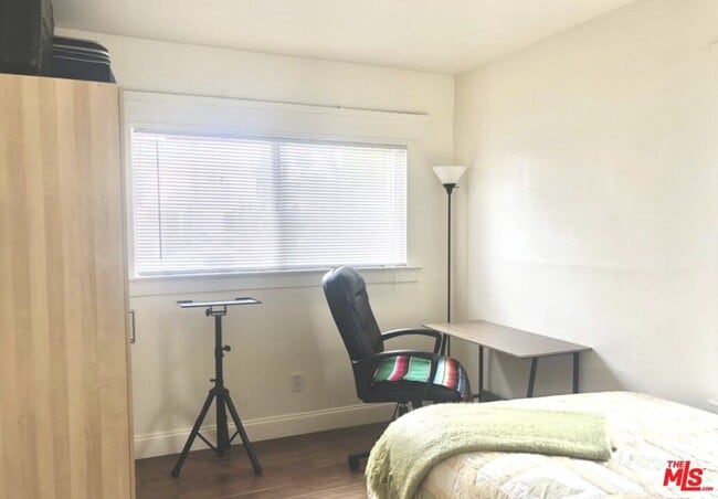 Foto del edificio - 1266 W 35th Pl