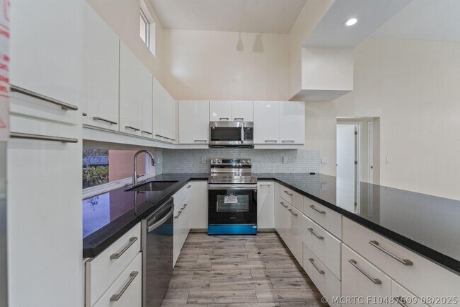 Foto del edificio - 4620 NE 18th Ave