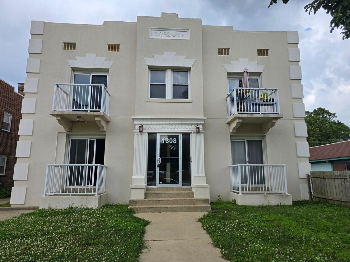 Foto principal - 1308 N Main St
