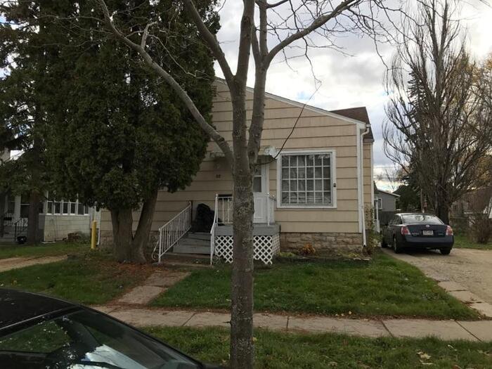 Charming 1 bedroom lowerUtilities INCLUDED House for Rent in Fond du