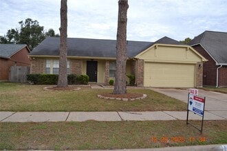 Building Photo - 16430 Canario Dr