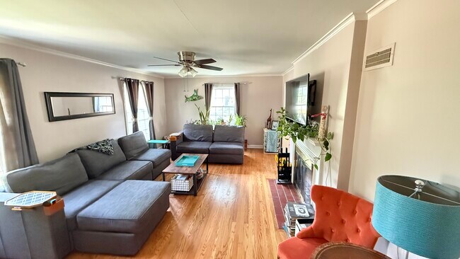 Foto del edificio - 6909 W Lloyd St