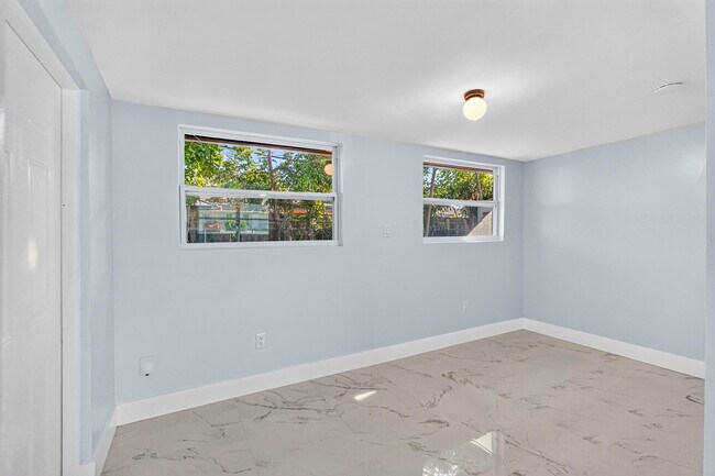 Foto del edificio - 1531 NE 33rd St