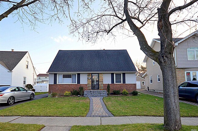 Building Photo - 42 Tenafly Dr