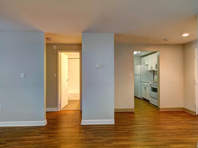 Foto del edificio - 30 Rockingham Ave