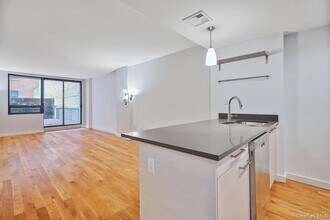 Building Photo - 106-20 70th Ave