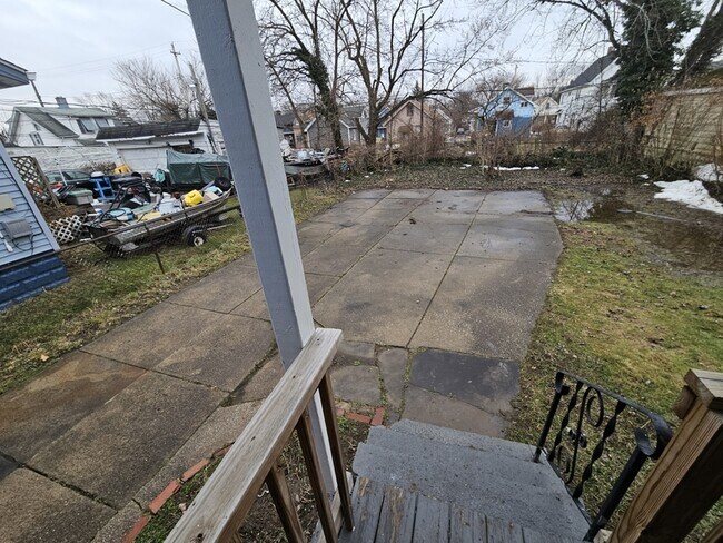 Foto del edificio - 12512 Revere Ave