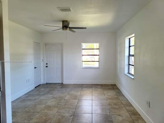 Foto del edificio - 15401 NW 27th Pl