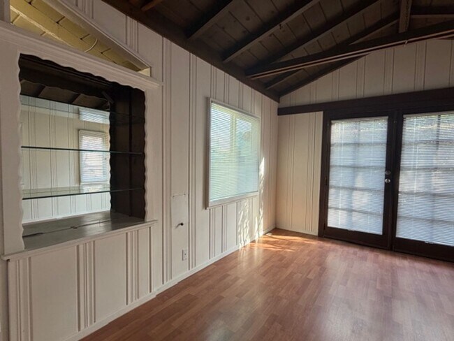 Building Photo - 4807-4809 Brighton Ave