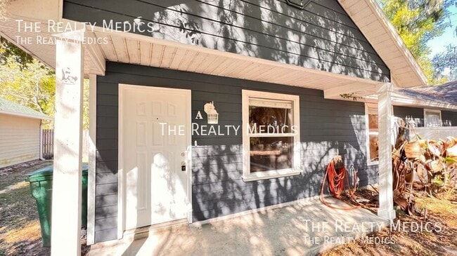 Foto del edificio - 436 Jennifer Ln