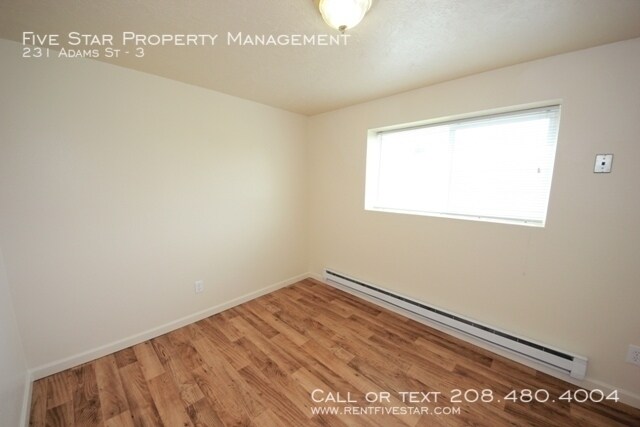 Building Photo - 231 Adams St