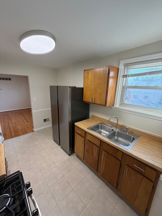 Building Photo - 2458 Duck Creek Rd