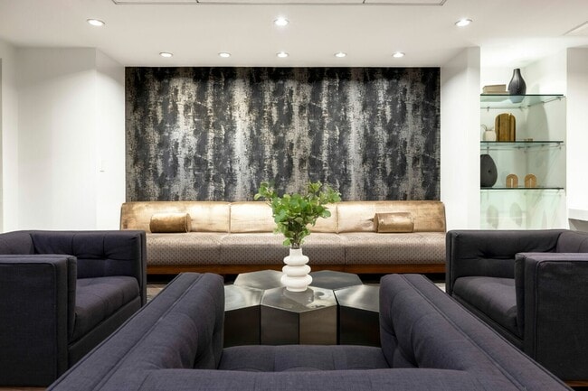 Club Level Lounge - ICON Apartments