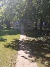Building Photo - 327 S Rutan St