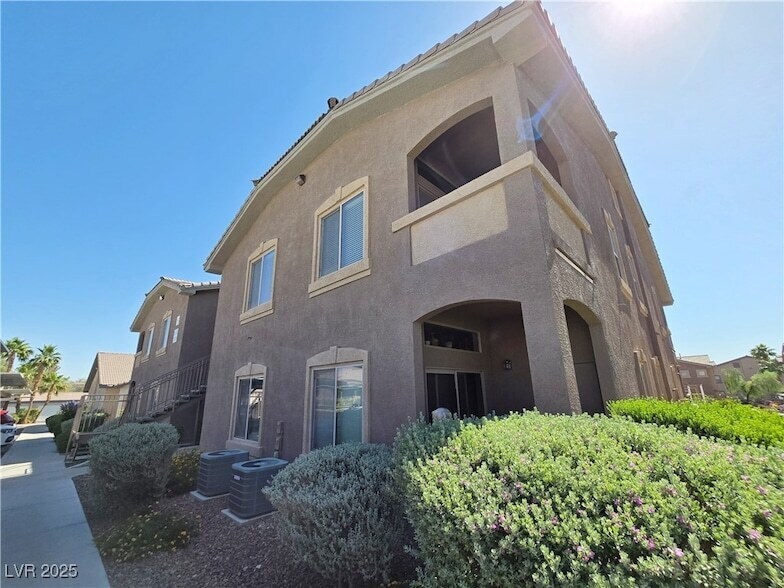 Foto principal - 8805 Jeffreys St