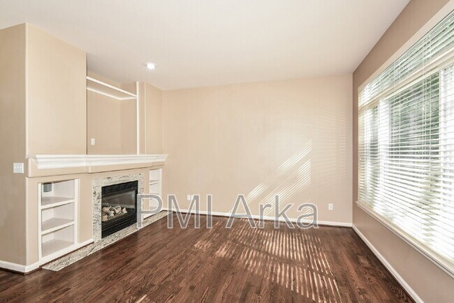Foto del edificio - 445 243rd Pl SE