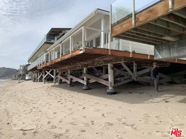 Foto del edificio - 25164 Malibu Rd