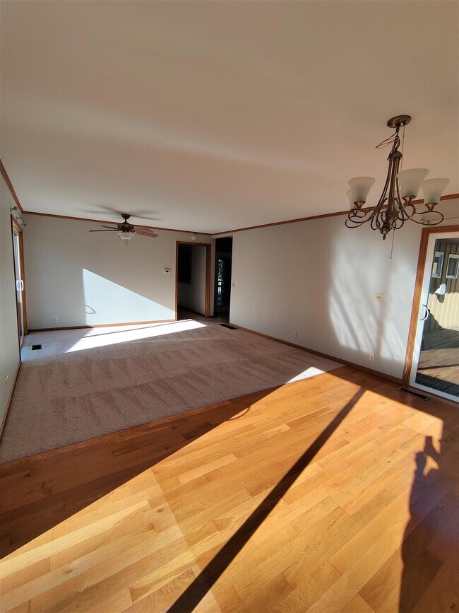 Building Photo - 15530 Crystal Acres Dr