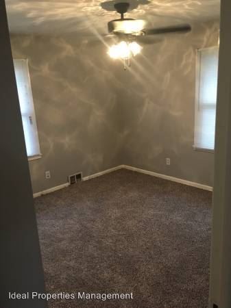 Building Photo - 3 br, 1.5 bath House - 16 Midland Court