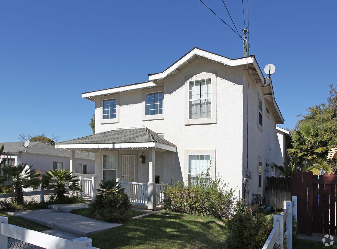 Building Photo - 431-433 G St