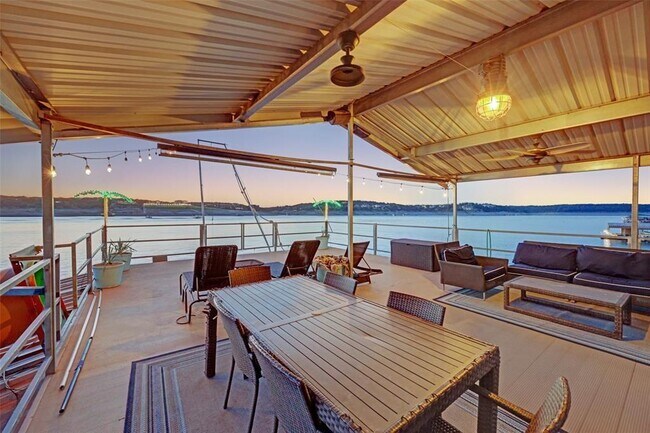 Foto del edificio - 615 Robin Dale Ct