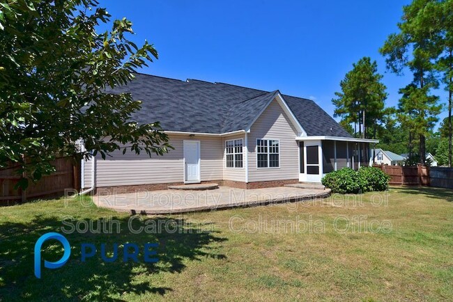 Building Photo - 209 Pine Loop Dr