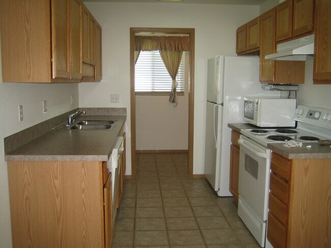 Building Photo - 4511 Saguaro Dr