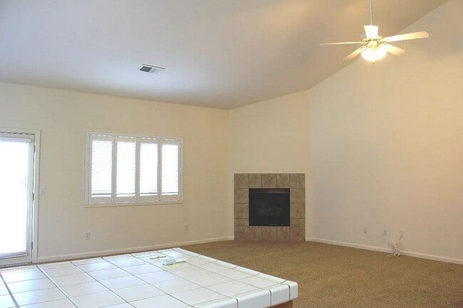 Building Photo - 1072 Mockingbird Hill