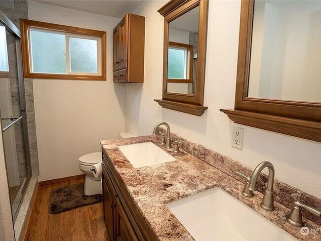 Building Photo - Fantastic 2 Bed-1 Bath Rambler in Universi...