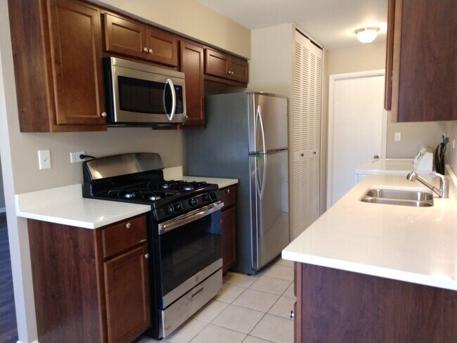 Foto del edificio - 466 Onyx Ct