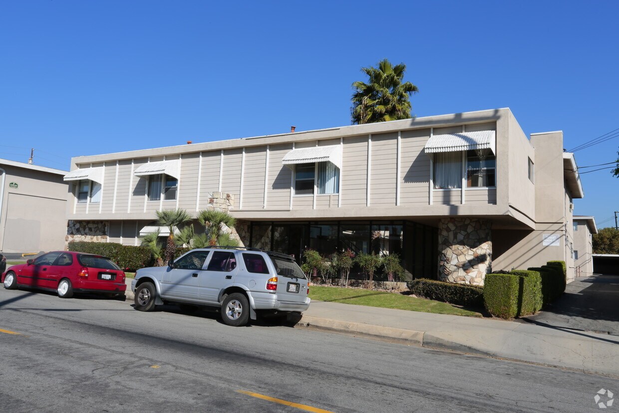 Primary Photo - 710 Cypress