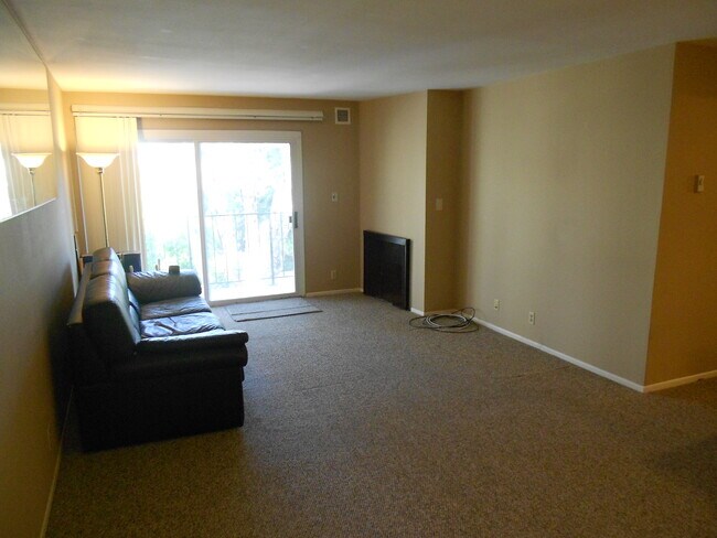 Foto del edificio - 8163 Redlands St