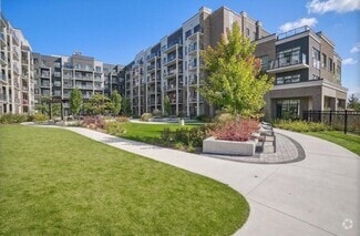 Building Photo - 5055 Greenlane