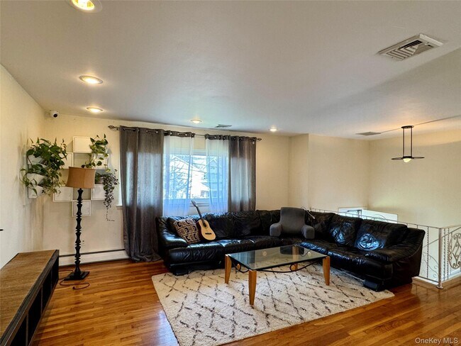 Foto del edificio - 6 Fairway Dr