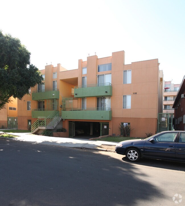 Cherokee Courtyard Apartments Los Angeles Ca Home California Los Angeles Cherokee Courtyard Primary Photo