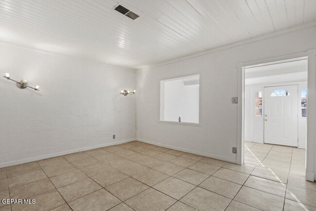 Building Photo - 3410 N Stanton St