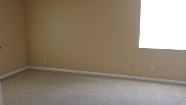 Building Photo - 11535 Square Dr