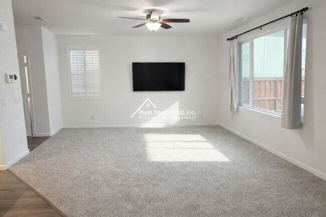 Foto del edificio - Updated Rocklin 3bd/2.5ba House!