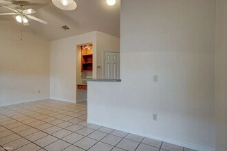 Building Photo - 412 Burleson St
