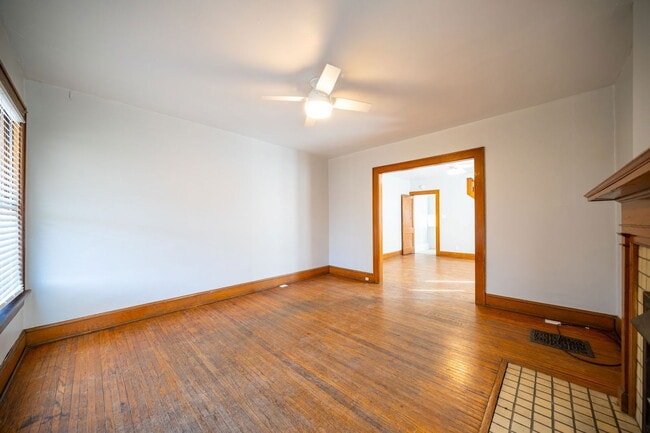 Foto del edificio - 828 Dennison Ave