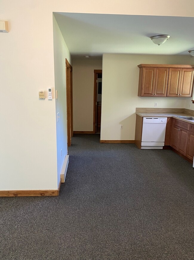 Building Photo - 141 Lillibridge Ave