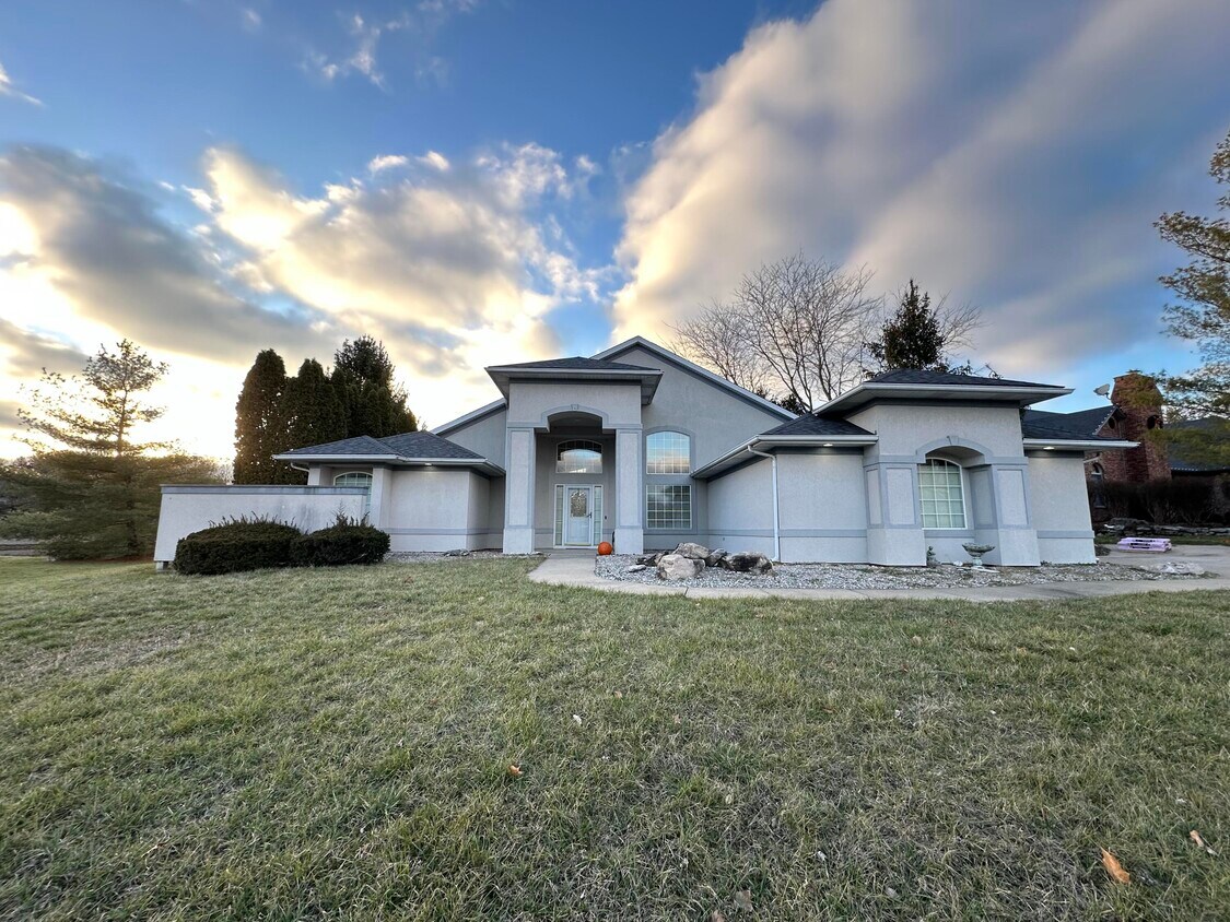 Foto principal - 5105 Forum Blvd
