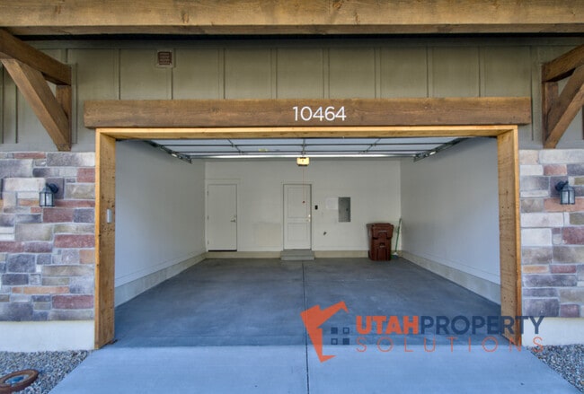 Building Photo - 10464 S Beetdigger Blvd