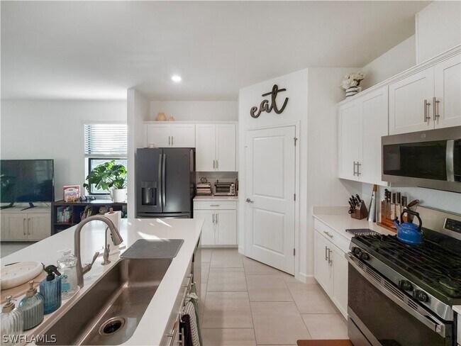 Foto del edificio - 18347 Ridgeline Dr